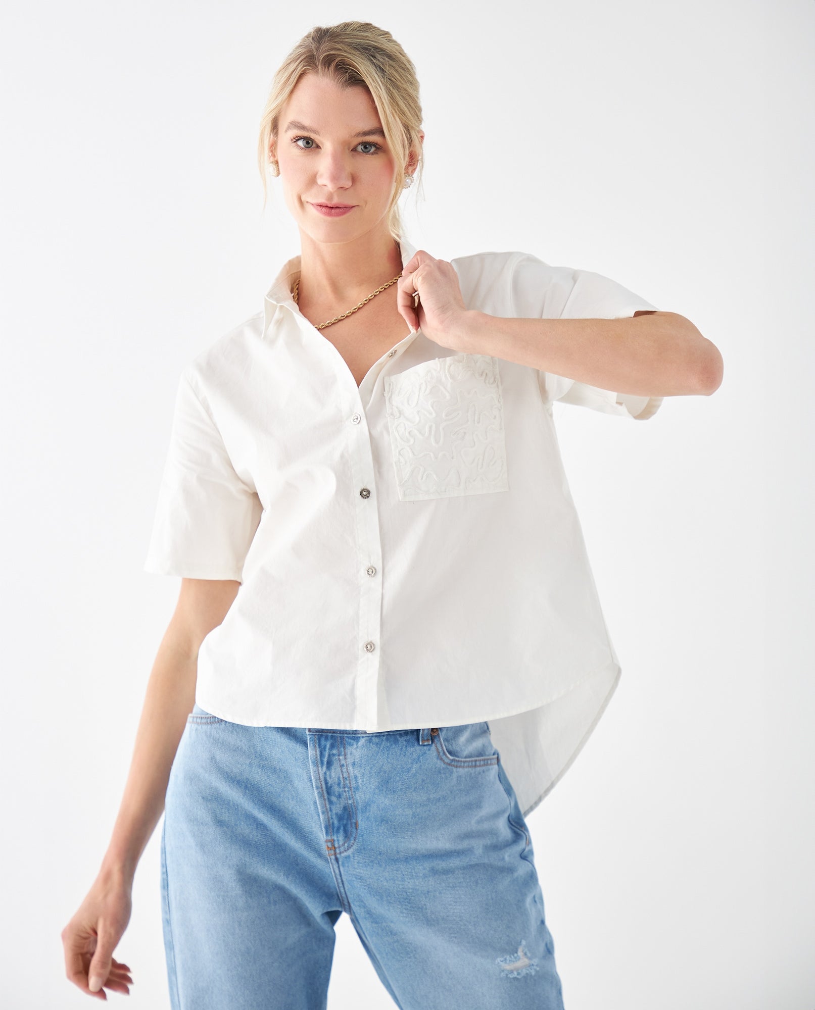 Camisa clásica de botones para mujer - Crudo 34_612F048_CRU110602_0