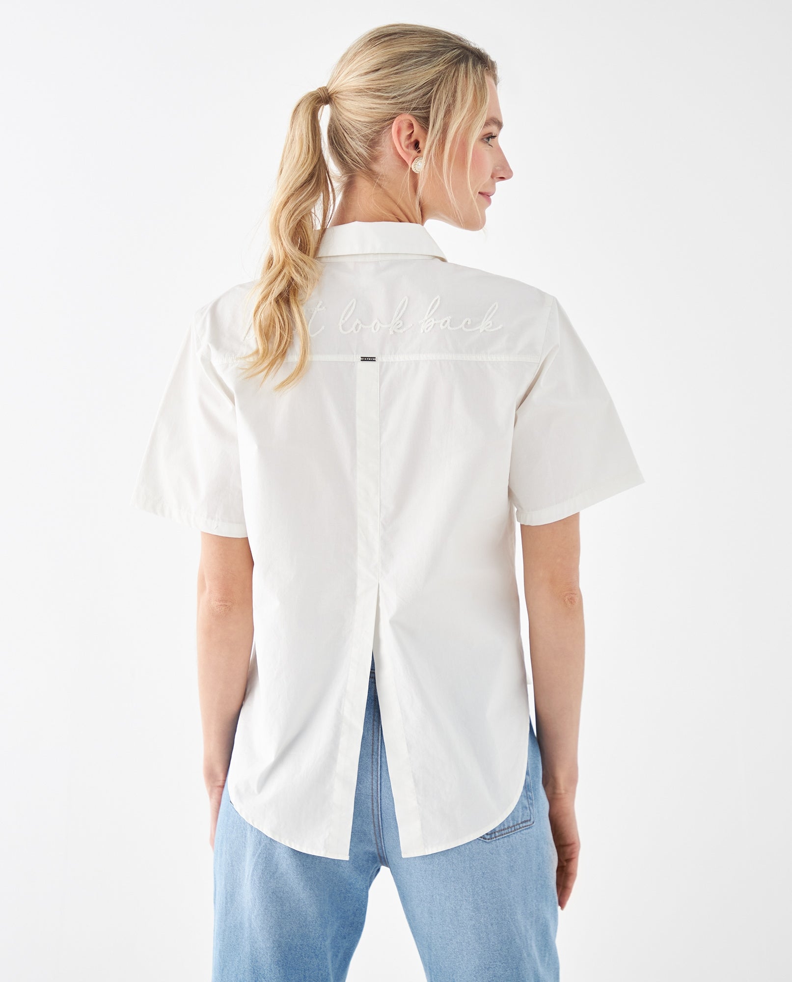 Camisa clásica de botones para mujer - Crudo 34_612F048_CRU110602_4