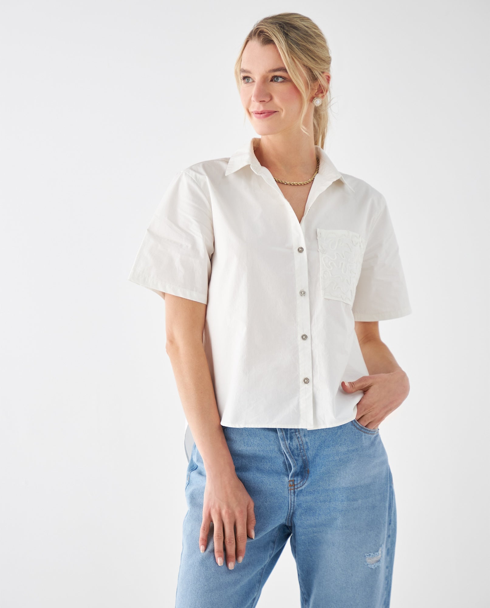 Camisa clásica de botones para mujer - Crudo 34_612F048_CRU110602_5