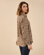 Camisa de animal print para mujer - Café