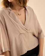 Camisa de diseño cerrado para mujer - Beige