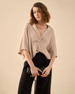 Camisa de diseño cerrado para mujer - Beige