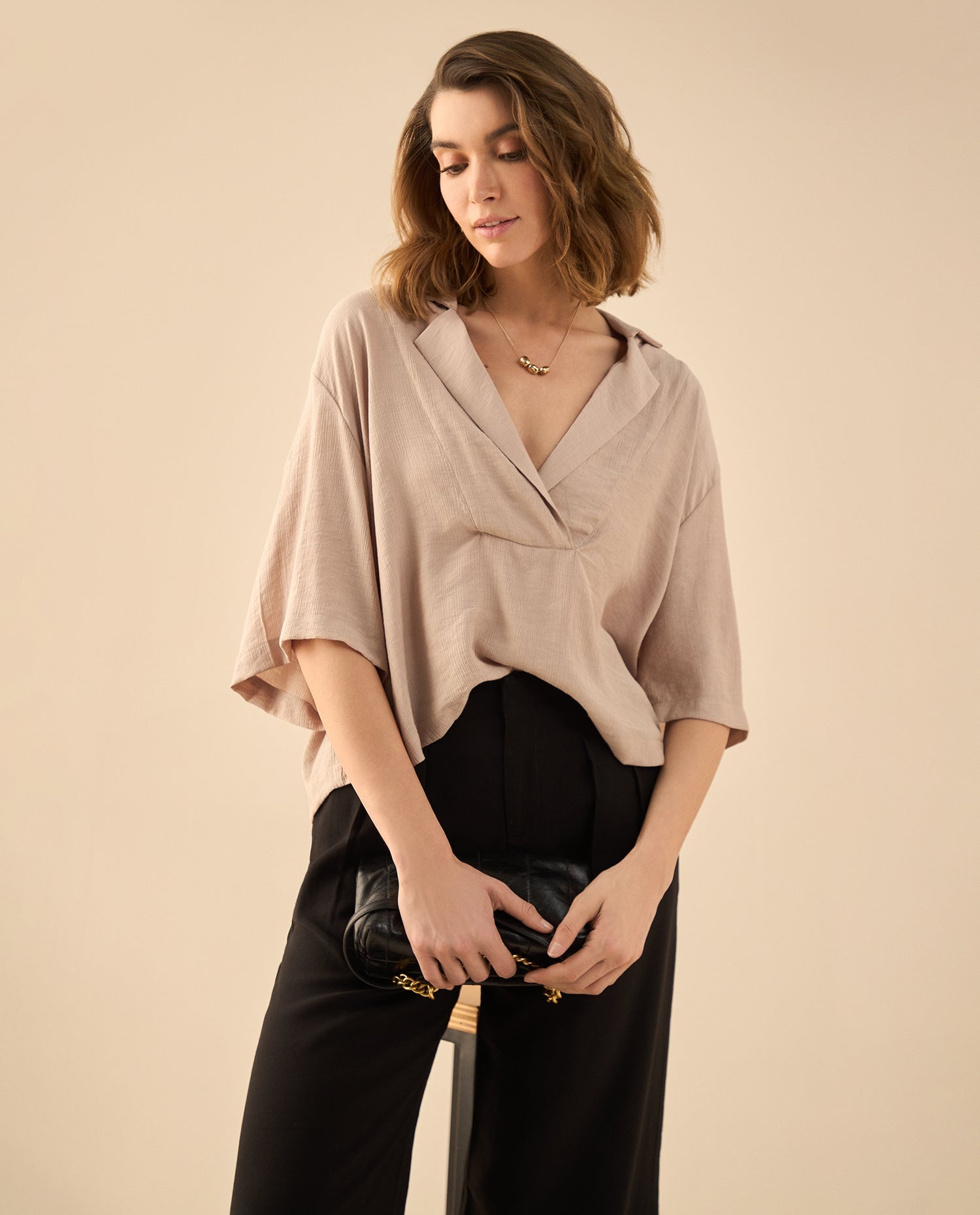 Camisa de diseño cerrado para mujer - Beige