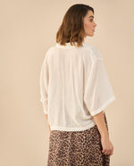 Camisa de diseño cerrado para mujer - Blanco