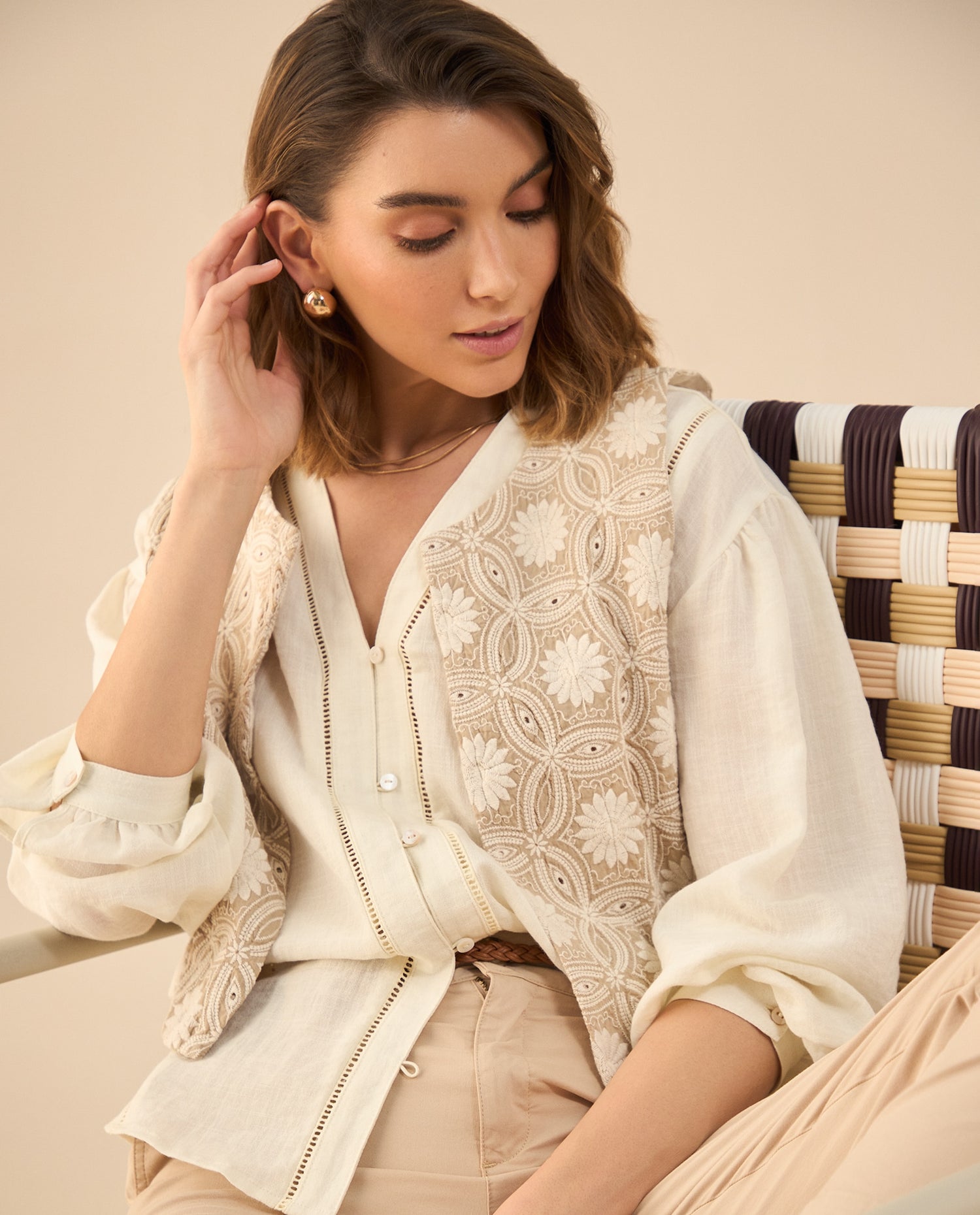 Camisa con escote en V para mujer - Crudo