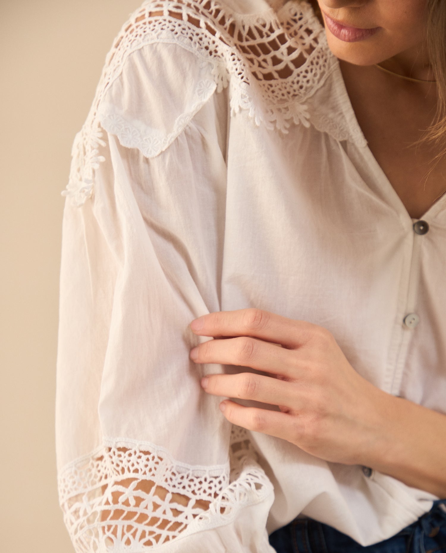Camisa cuello neru con bolero para mujer - Blanco