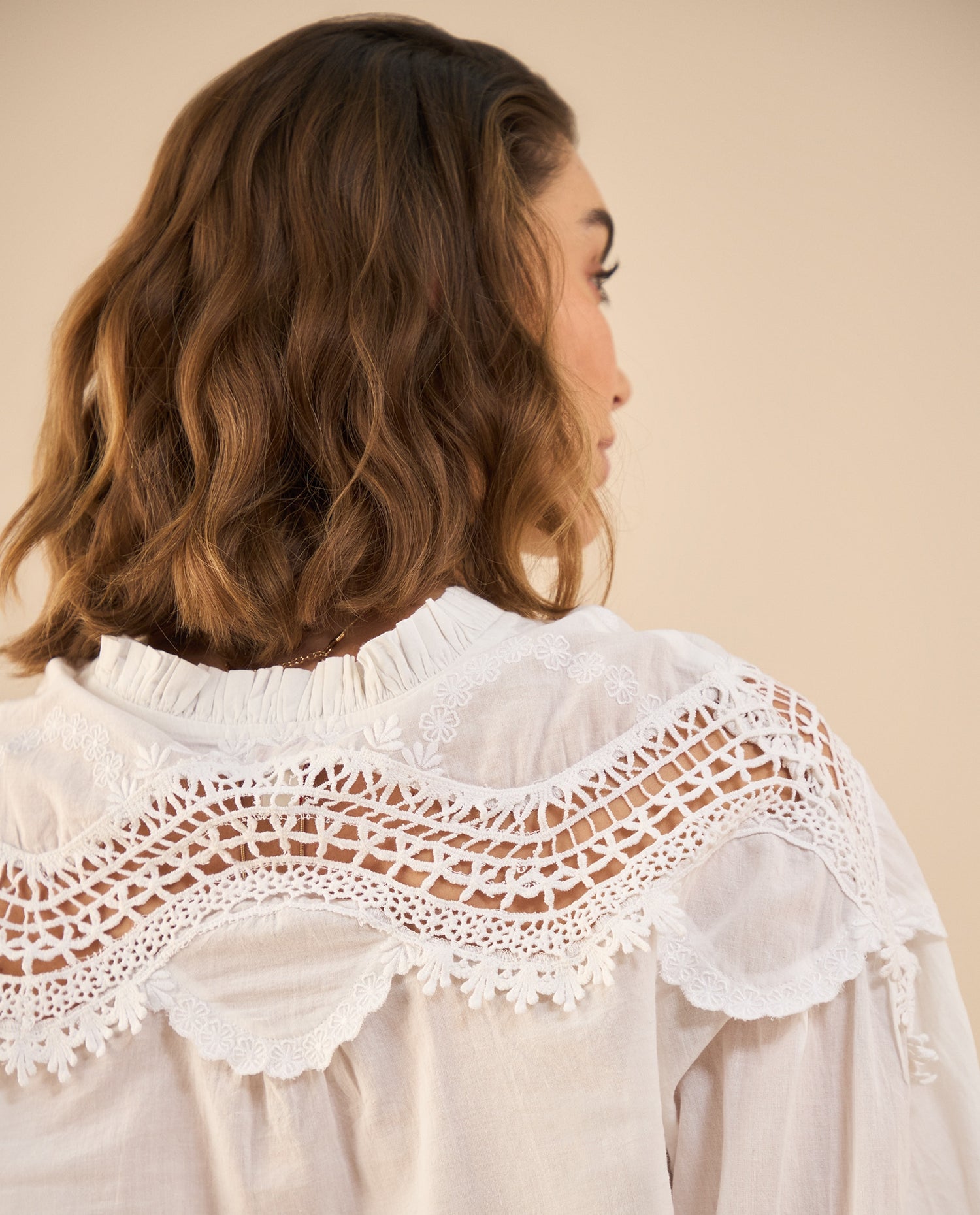 Camisa cuello neru con bolero para mujer - Blanco
