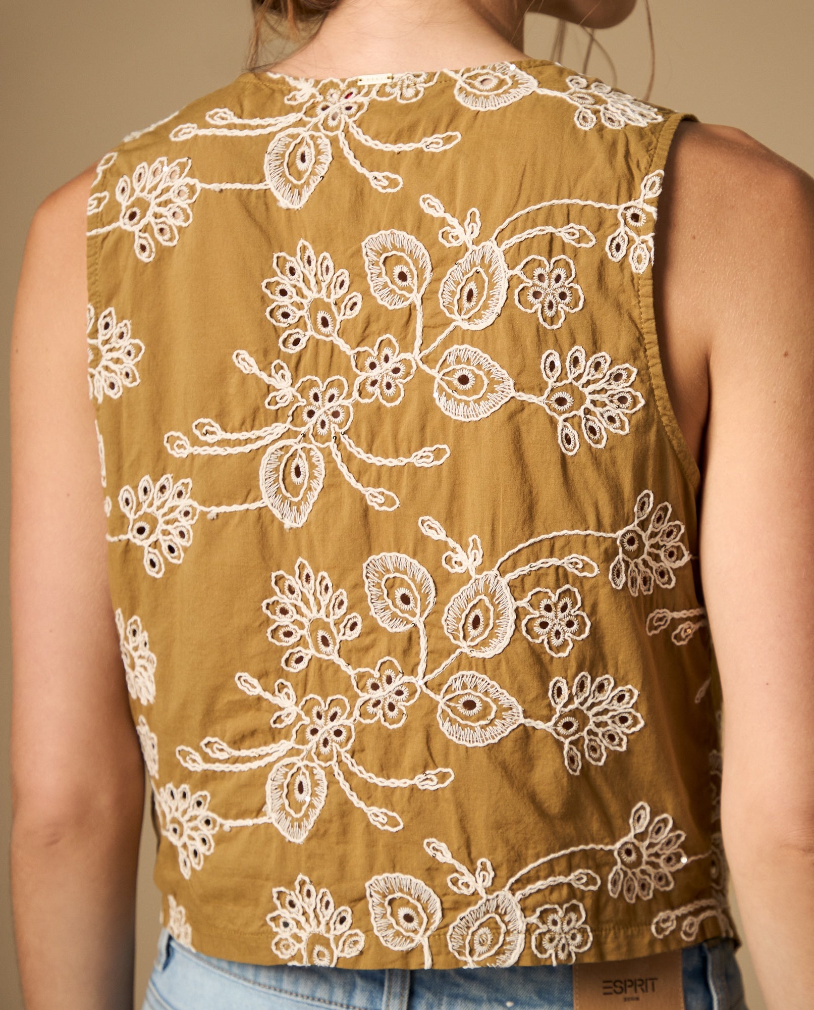 Camisa bordada manga sisa con cuello en V - Café 34_612H011_CAF170929_4