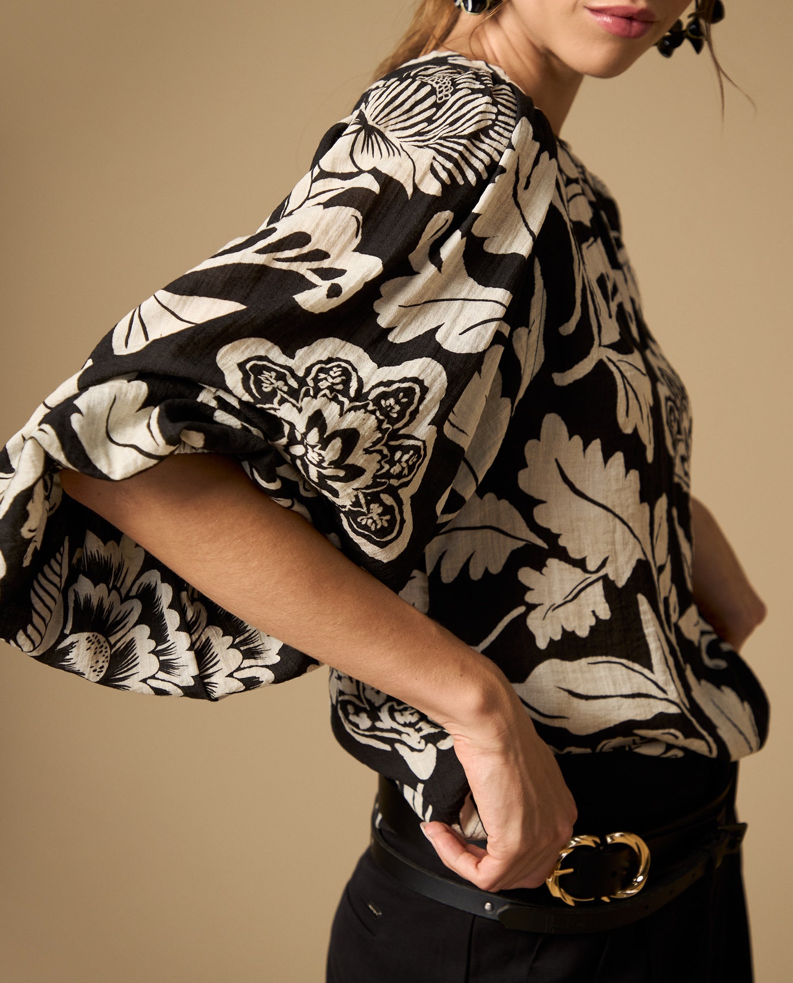 Camisa manga larga estampada cuello redondo - Negro 34_612H014_NEG190303_0