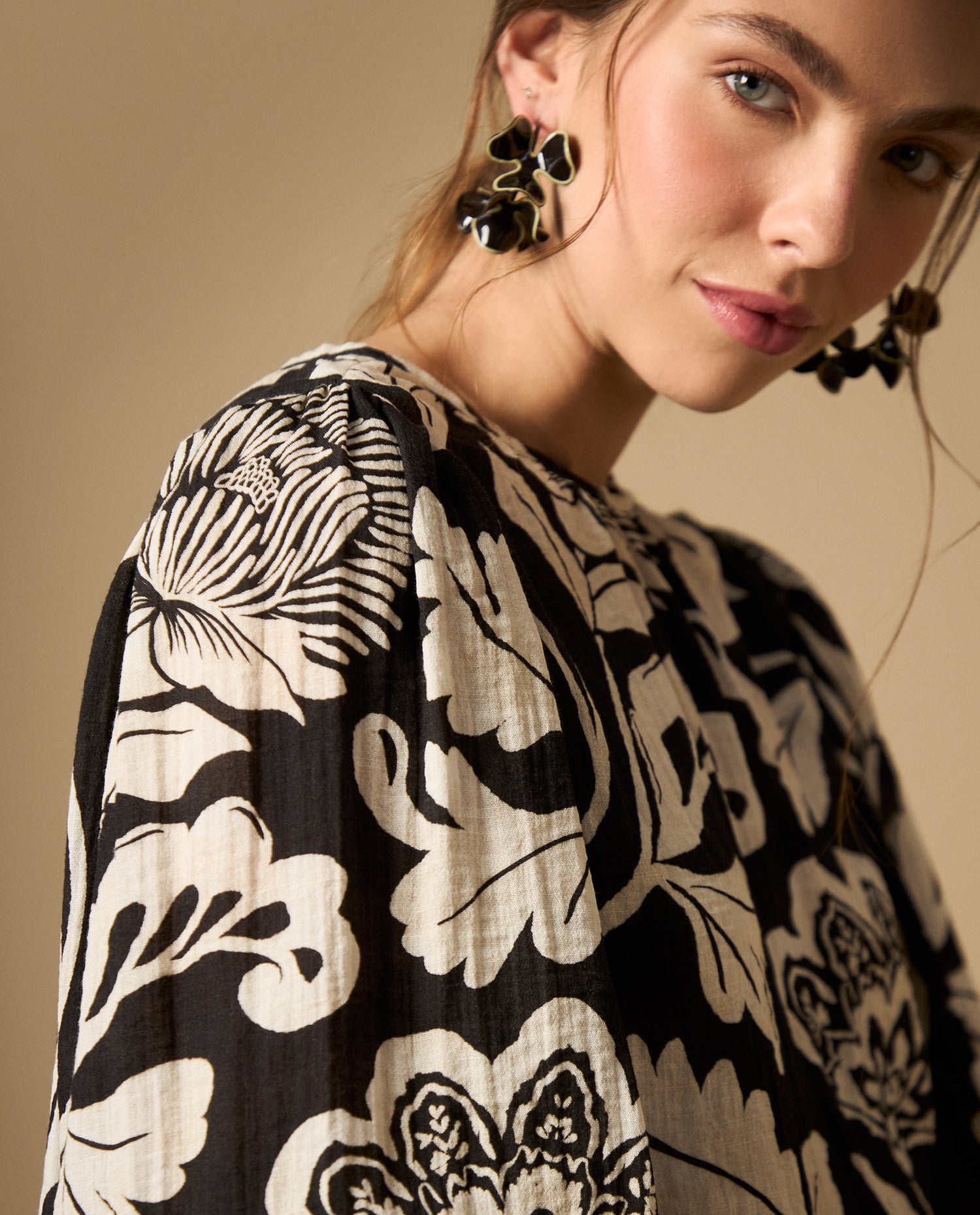 Camisa manga larga estampada cuello redondo - Negro