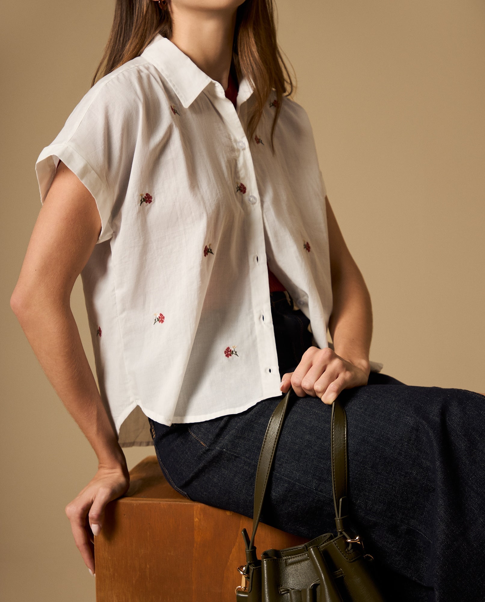 Camisa manga corta con bordado floral y cuello camisero - Crudo 34_612H041_CRU110602_5
