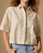 Camisa manga corta con diseño floral - Crudo