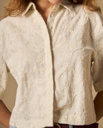 Camisa manga corta con diseño floral - Crudo
