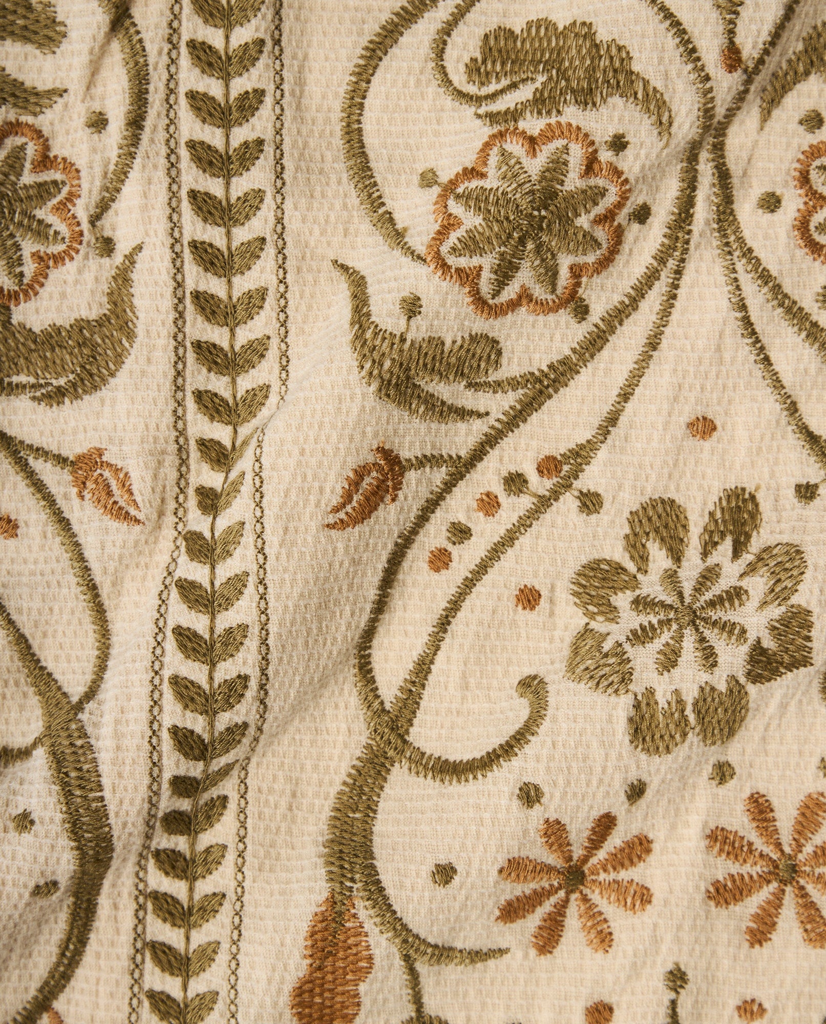 Top de tiras con bordado floral y bordes con detalle - Crudo 34_612H220_CRU120908_6