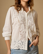 Camisa bordada manga larga con tejido con textura - Crudo