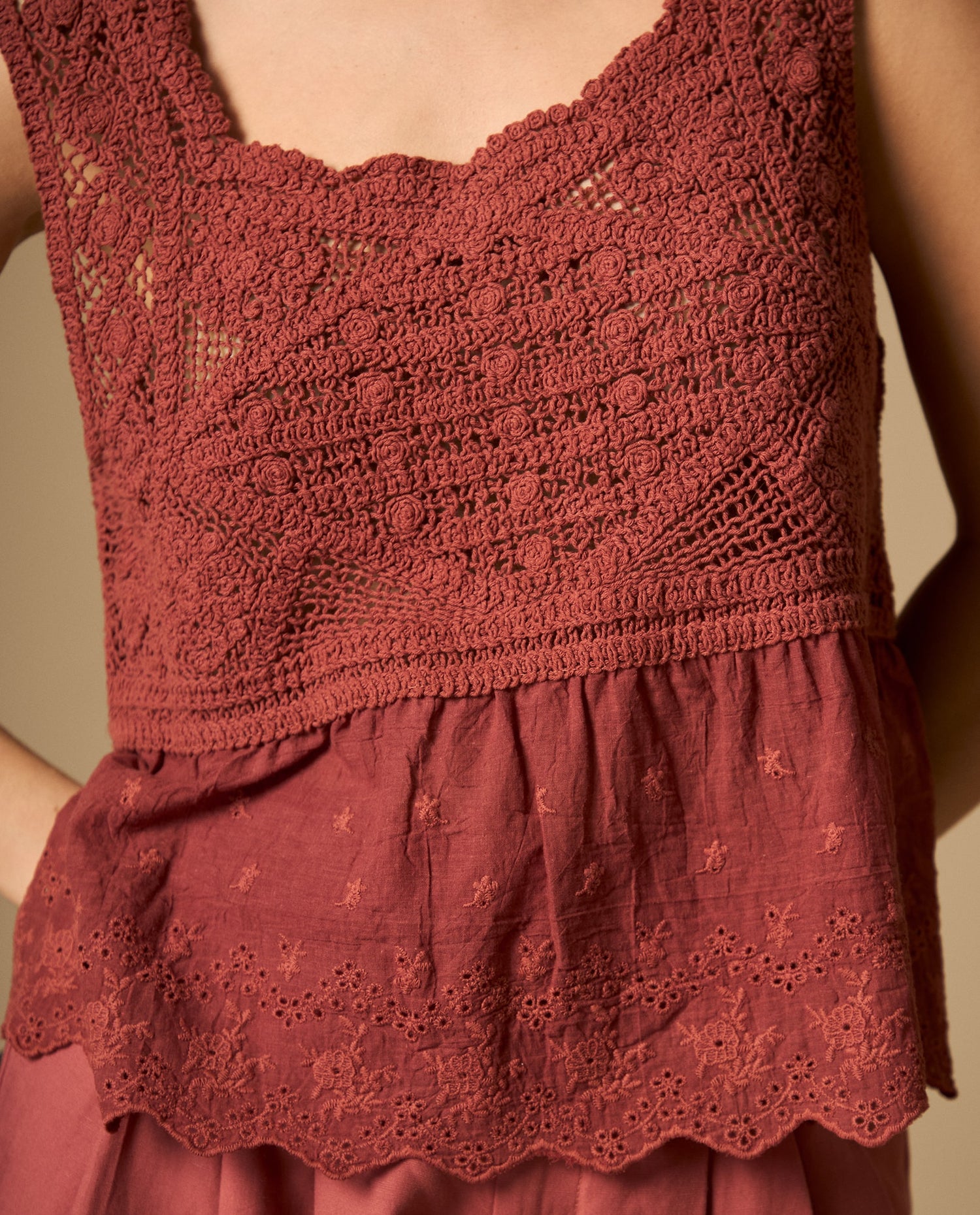 Camisa manga sisa con bordado en bajo - Rojo