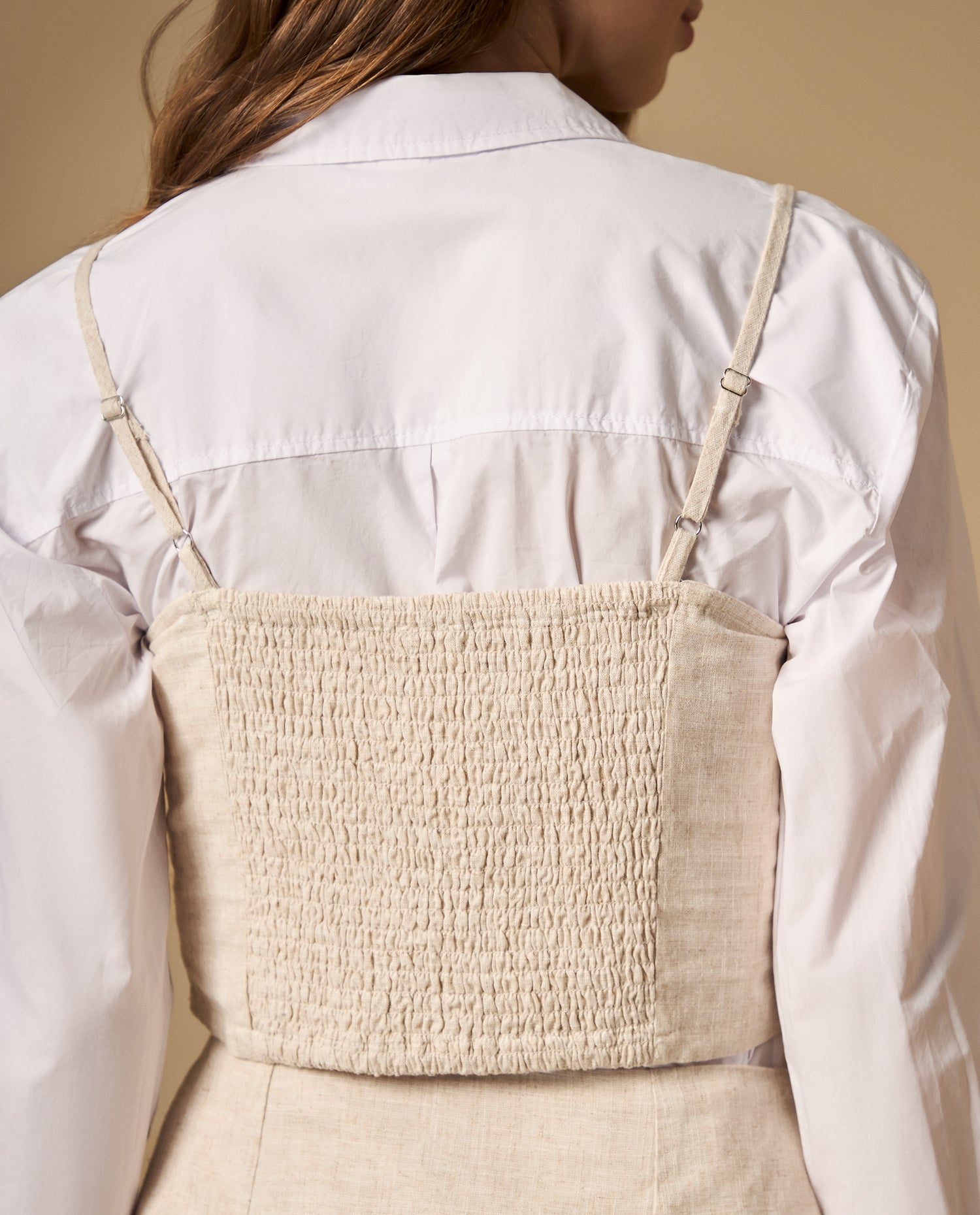 Camisa de tiras con bordado floral - Beige