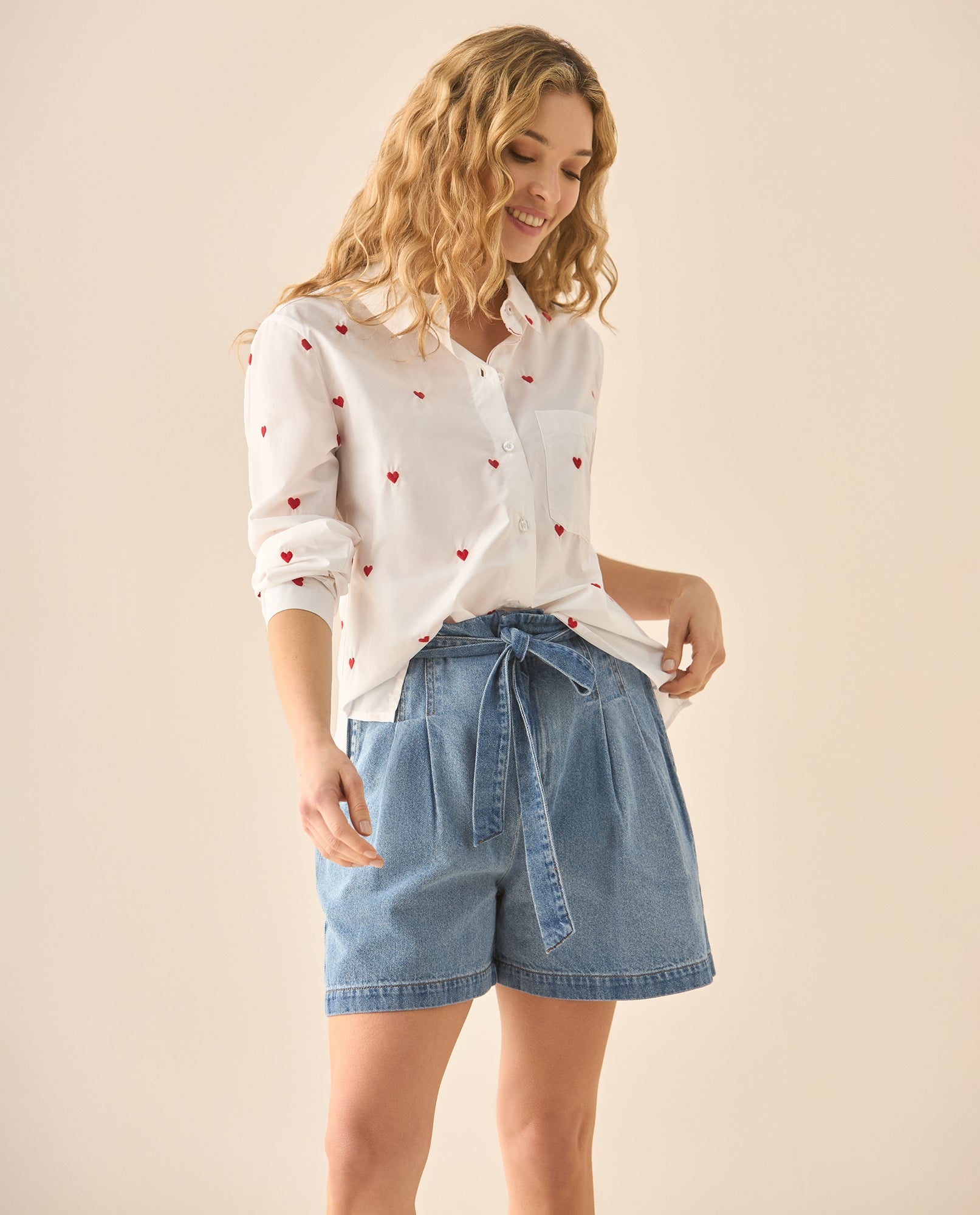 Camisa manga larga con corazones bordados para mujer  - Blanco 34_613G004_BLA110601_0