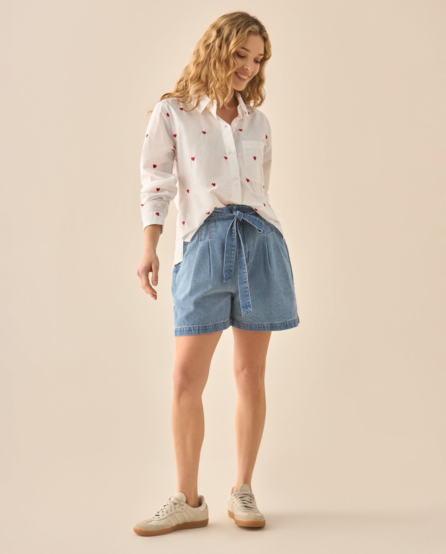 Camisa manga larga con corazones bordados para mujer  - Blanco