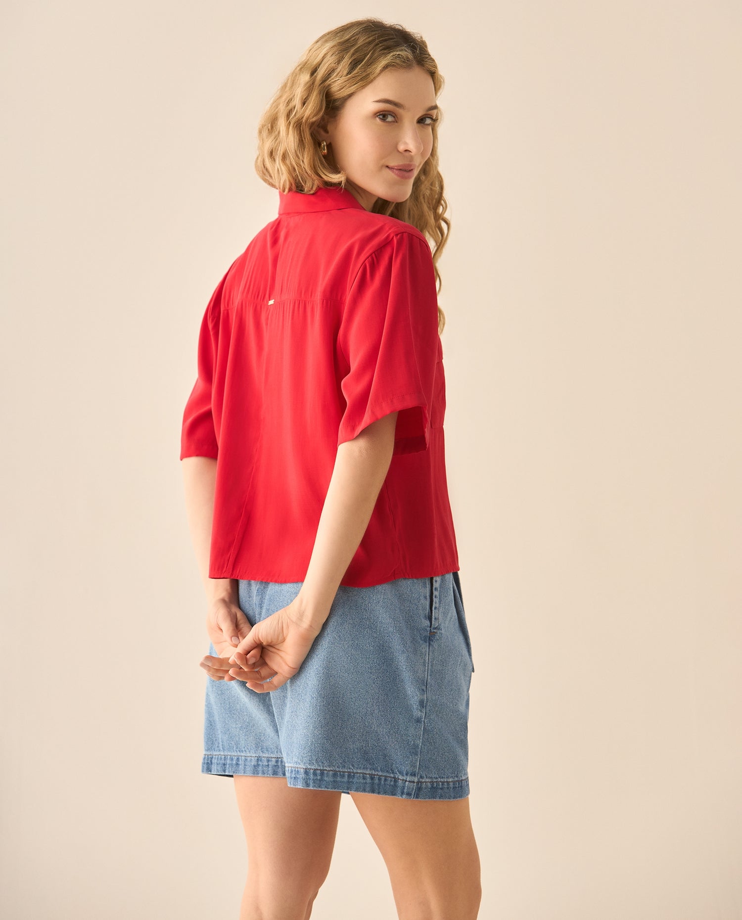 Camisa cuello clásico con bordado para mujer  - Rojo