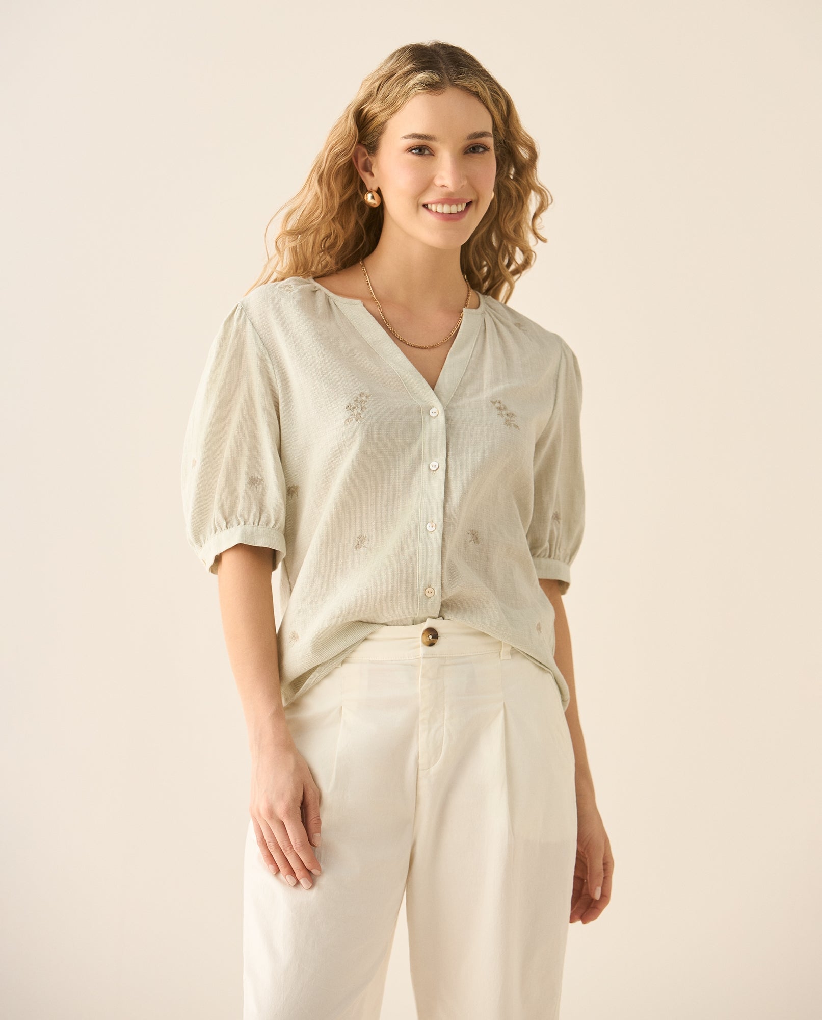 Camisa cuello nerú con bordados para mujer - Verde 34_613G026_VER170620_0