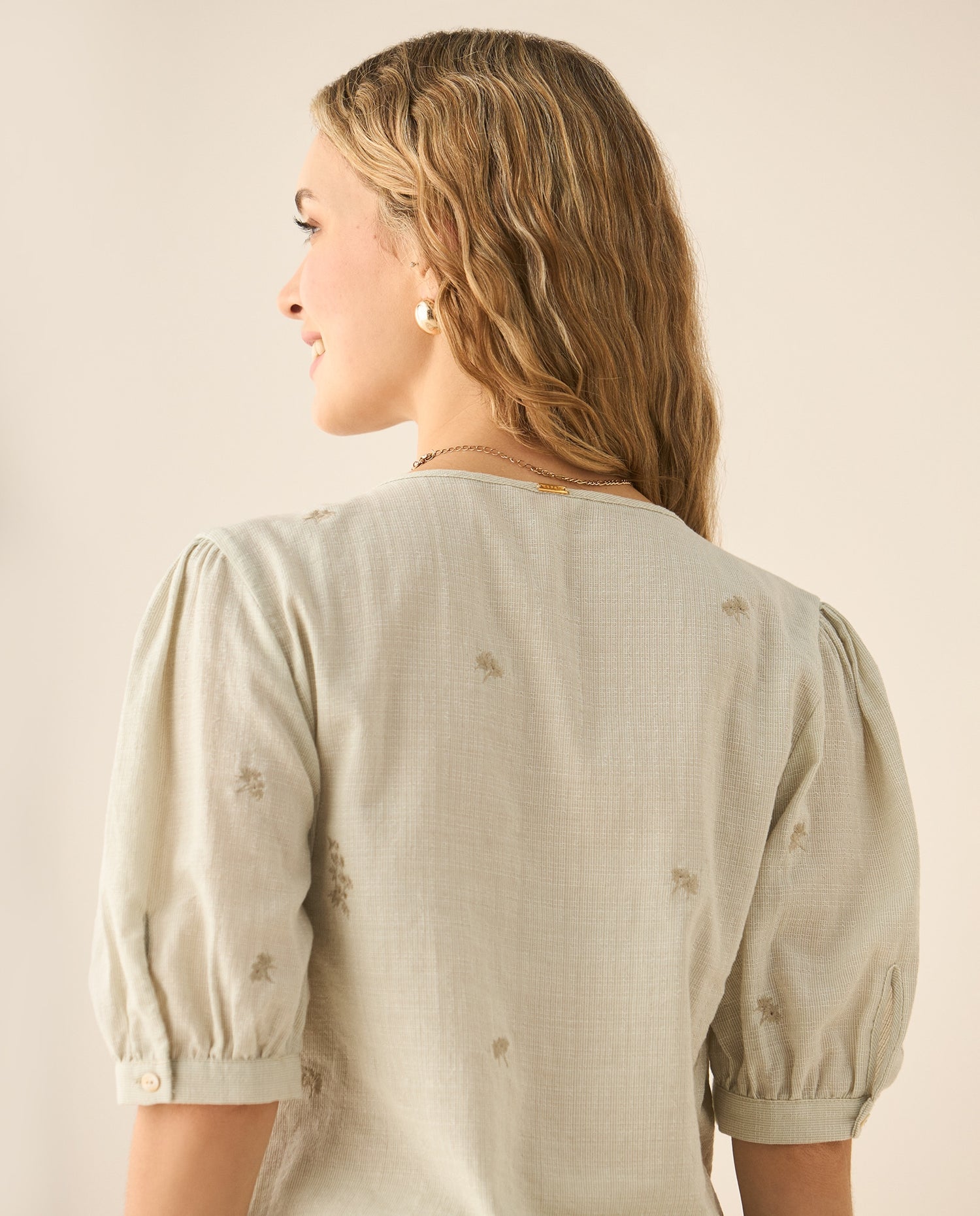 Camisa cuello nerú con bordados para mujer - Verde