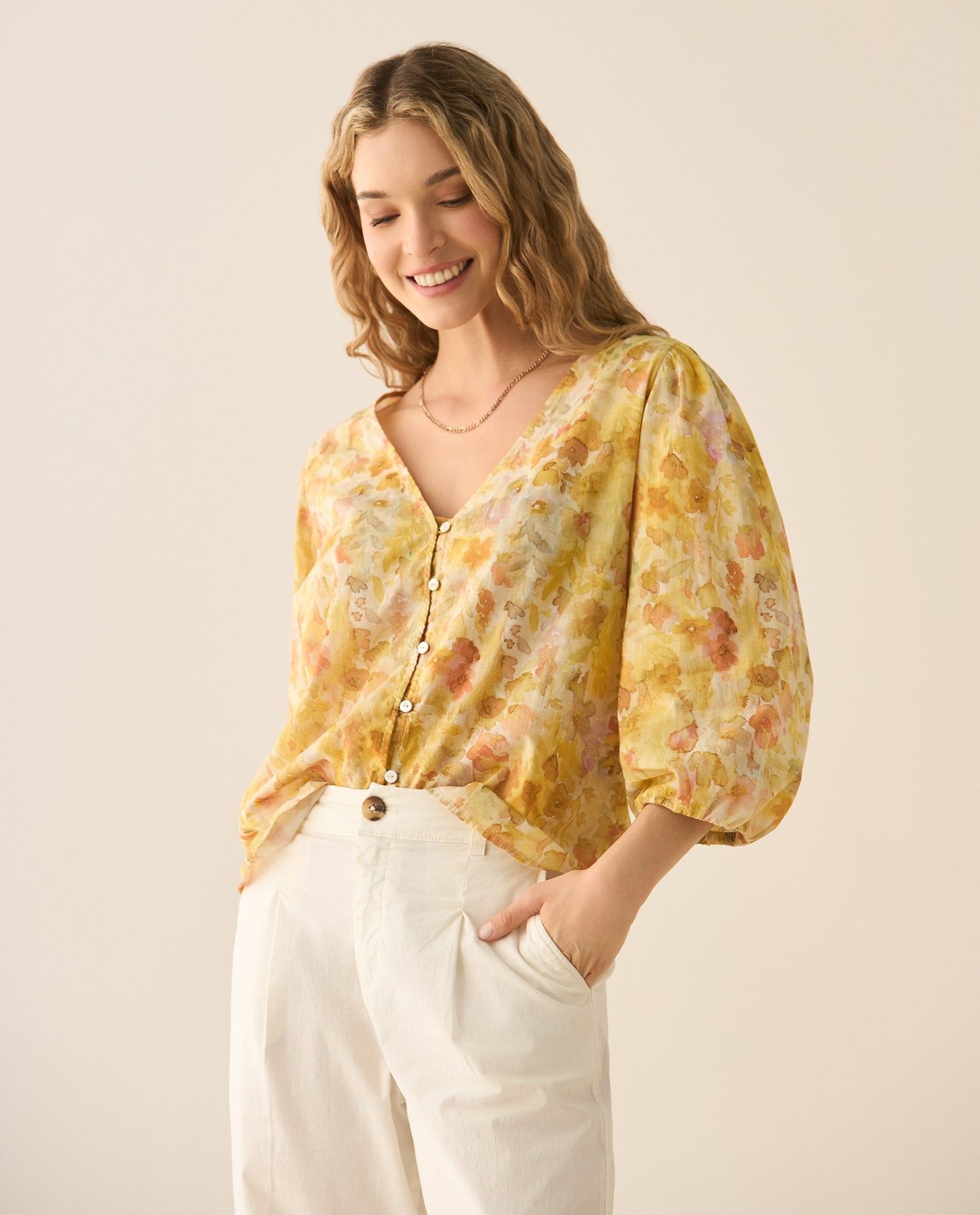 Camisa de diseño abierto con estampado de flores para mujer - Amarillo