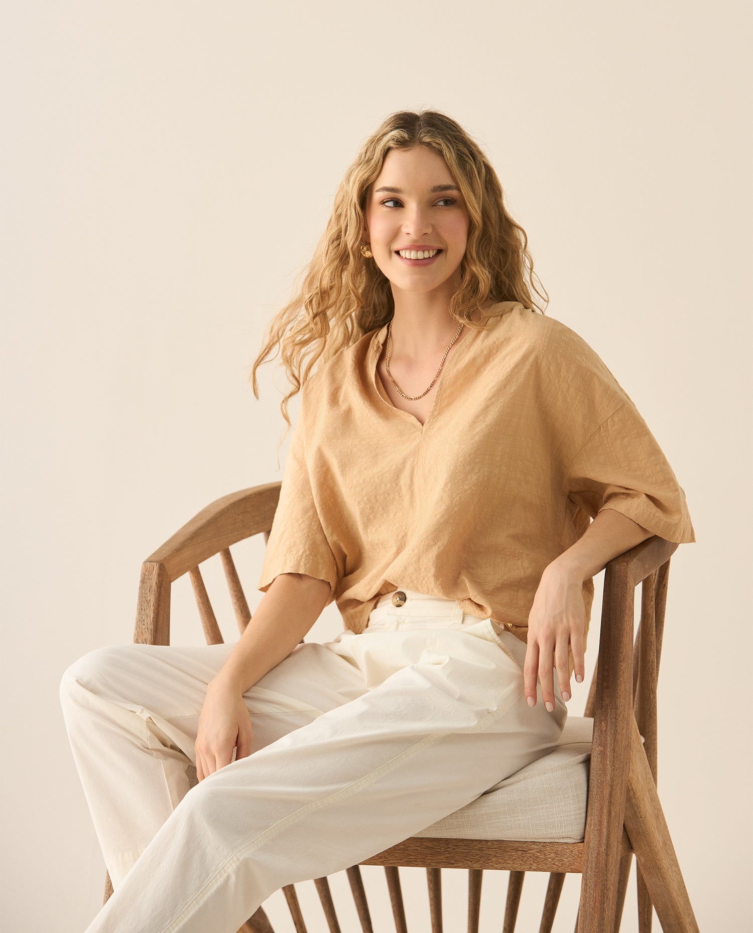 Camisa con escote en V para mujer - Beige