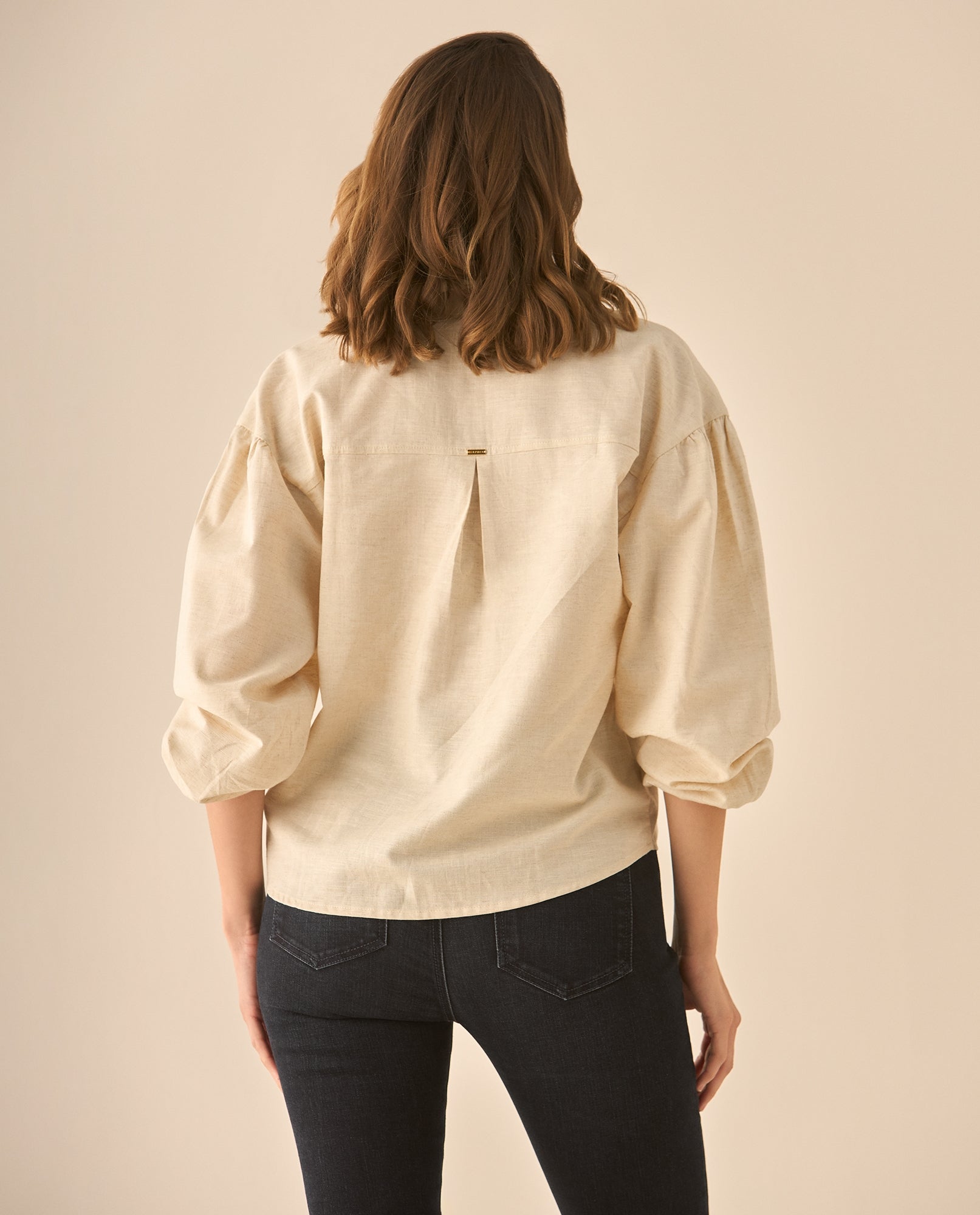 Camisa manga larga con recogido en los hombros para mujer - Crudo 34_613G037_CRU130002_5