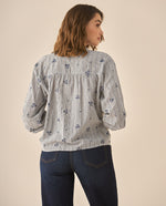 Camisa con apliques de flores bordadas para mujer - Azul