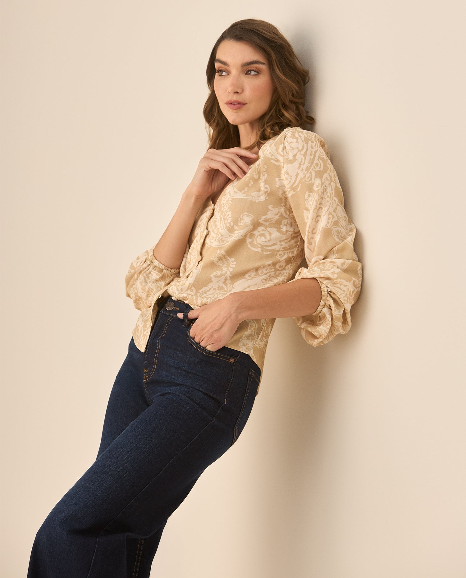 Camisa escote en V estampada para - Crudo