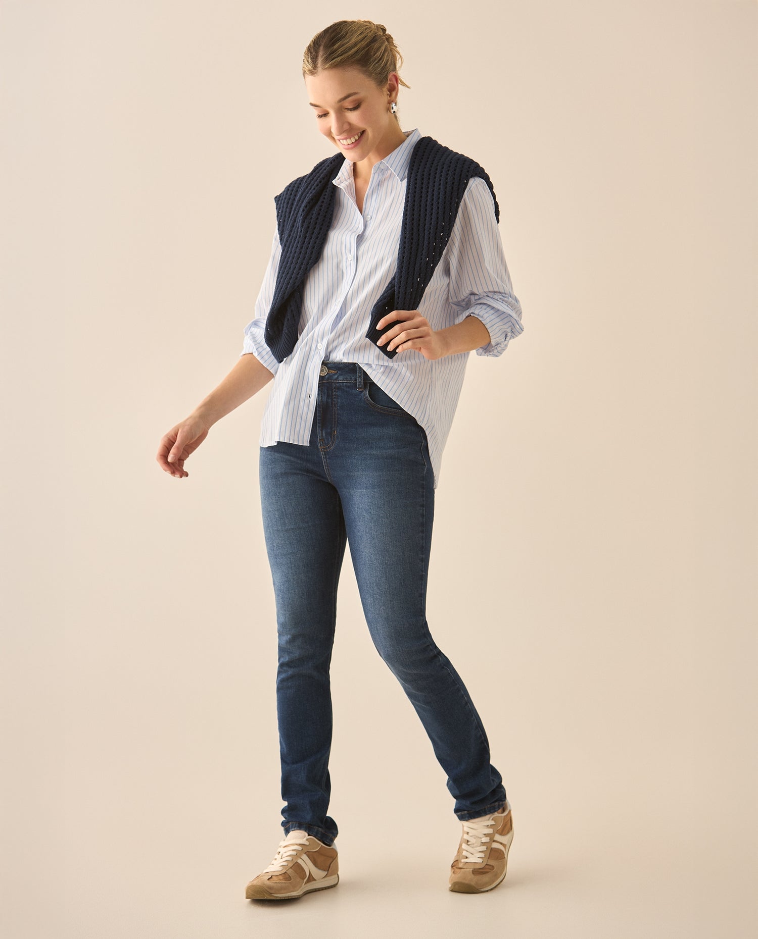 Camisa manga larga de diseño a rayas para mujer  - Blanco