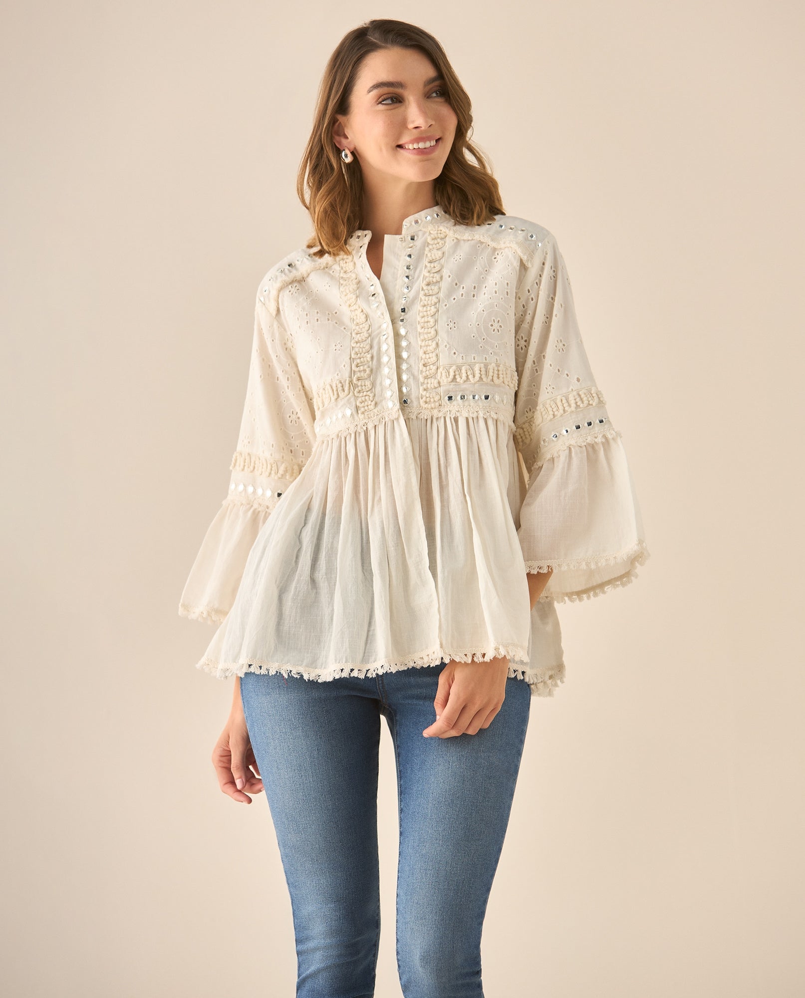 Camisa con apliques de piedras, bordados y desagujados para mujer - Crudo 34_613G290_CRU110105_0