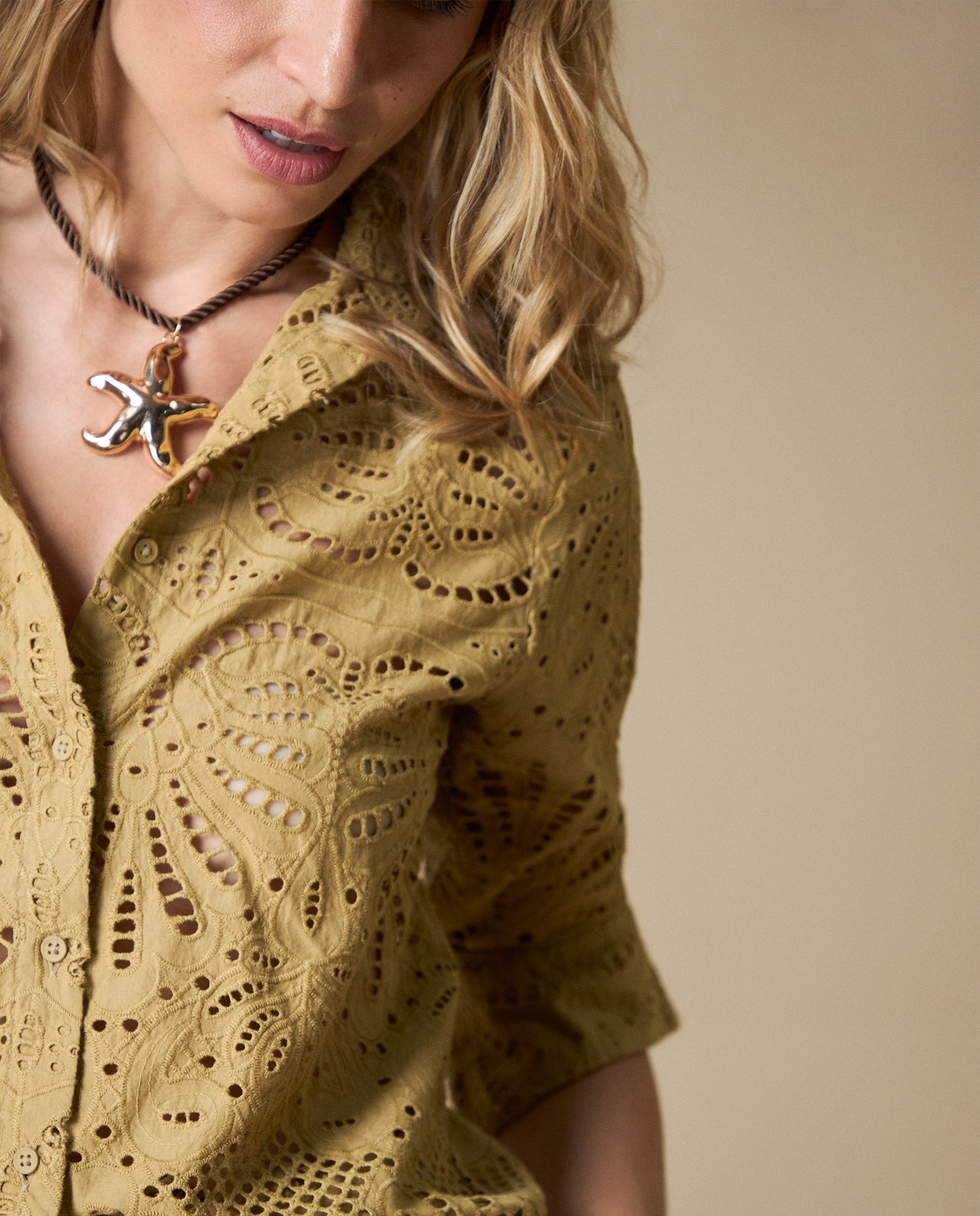 Camisa M/L algodón bordada - Café