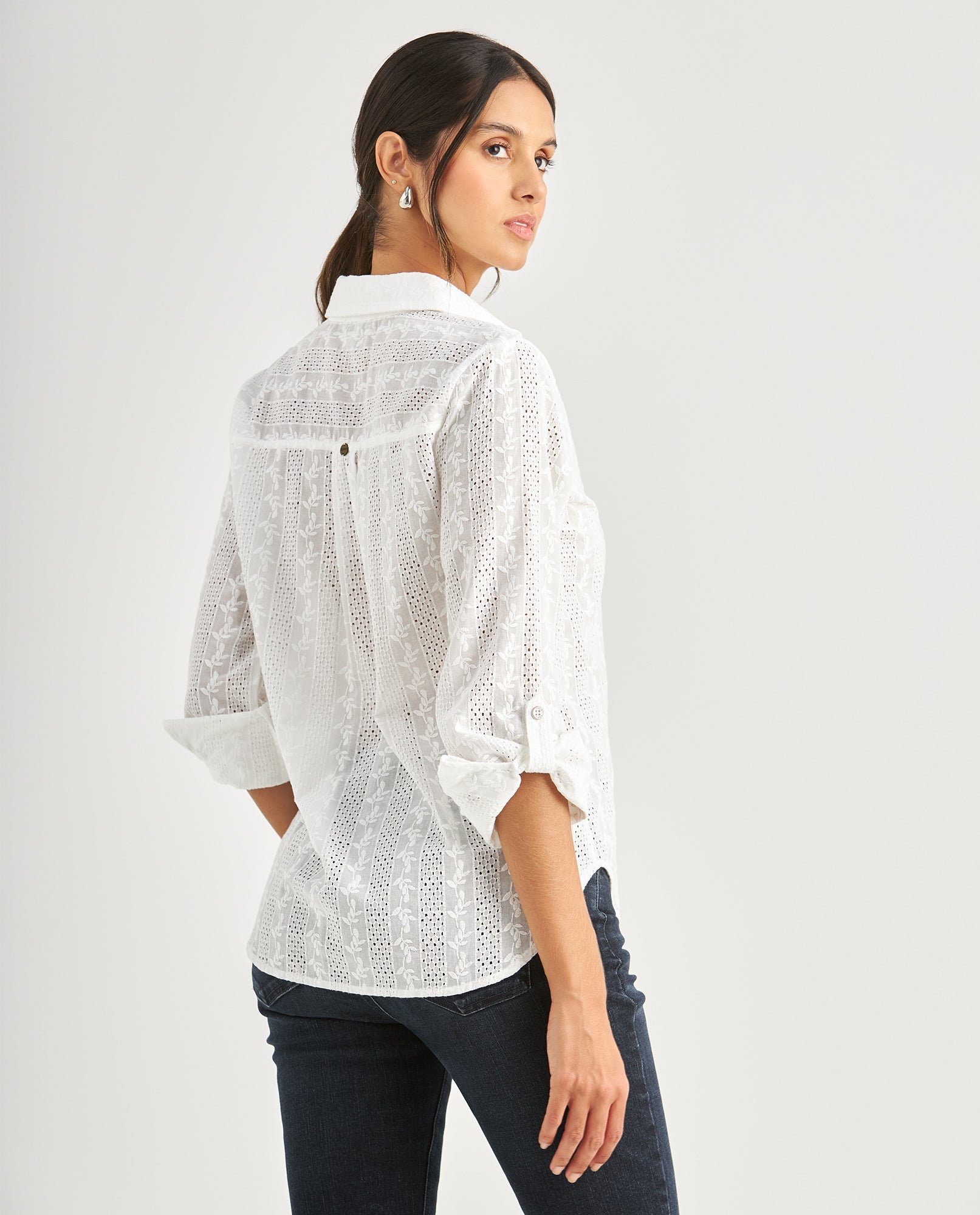 Camisa con detalles desagujados para mujer - Crudo 34_615F028_CRU111001_4
