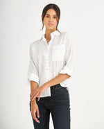 Camisa con detalles desagujados para mujer - Crudo