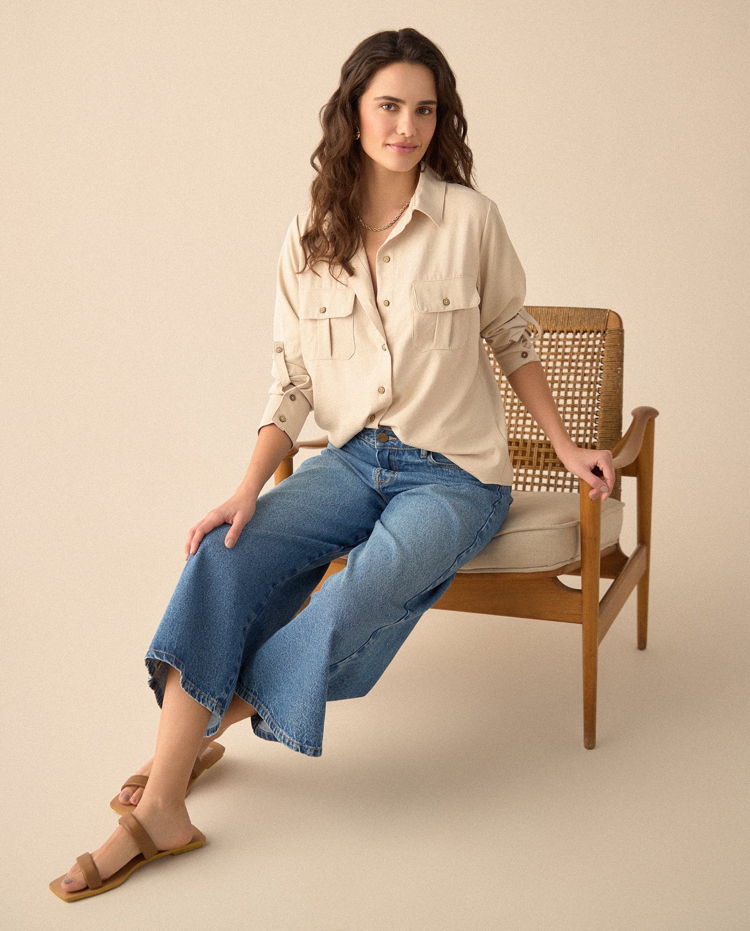 Camisa clásica manga larga para mujer - Beige