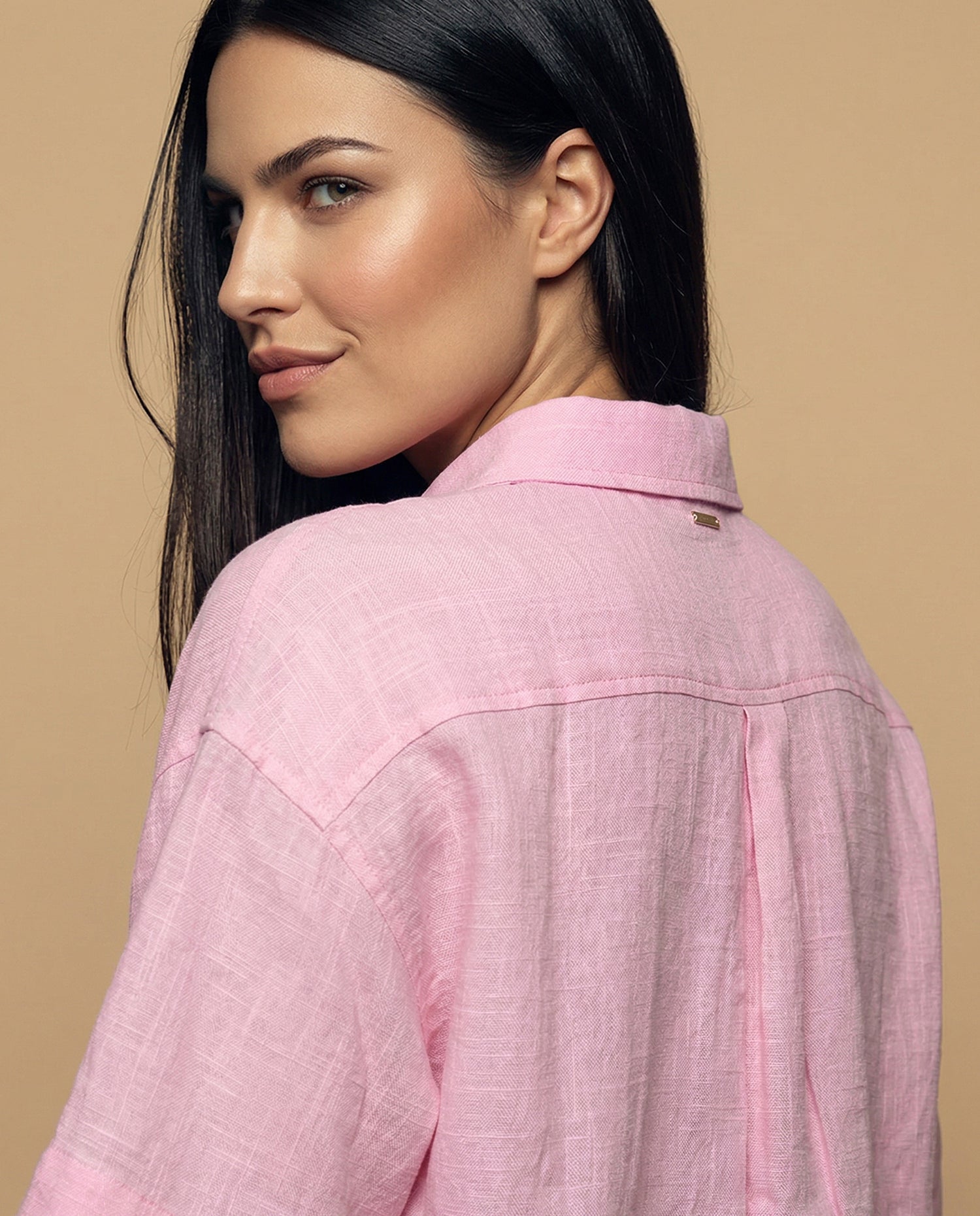 Camisa cuello nerú con cierre oculto - Rosa