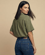 Camisa cuello nerú con cierre oculto - Verde
