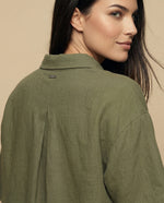 Camisa cuello nerú con cierre oculto - Verde