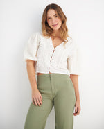 Camisa con detalles desagujados para mujer - Crudo