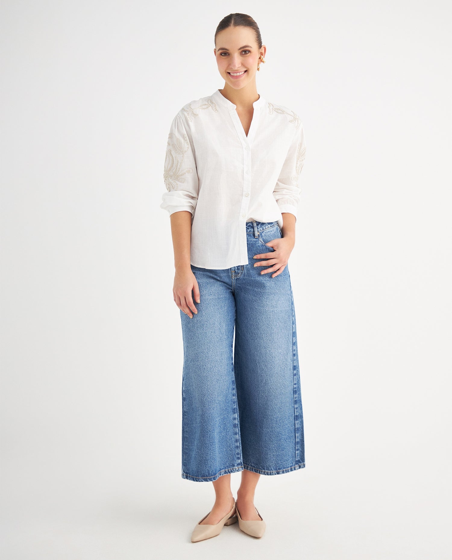 Camisa con bordados decorativos para mujer - Crudo