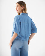 Camisa con bolsillos de tapa para mujer - Azul