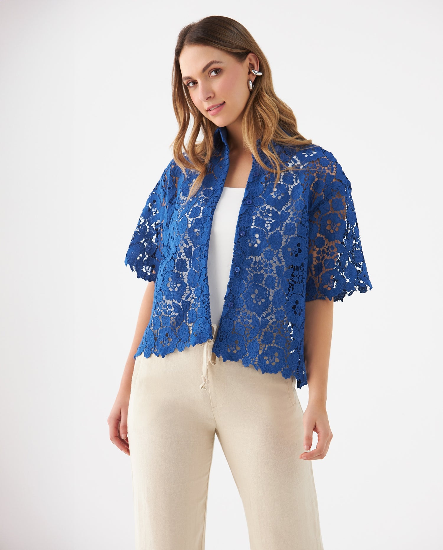 Camisa con detalles desagujados para mujer - Azul
