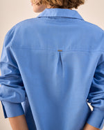 Camisa Azul con Bordados Dorados en Puños - Azul