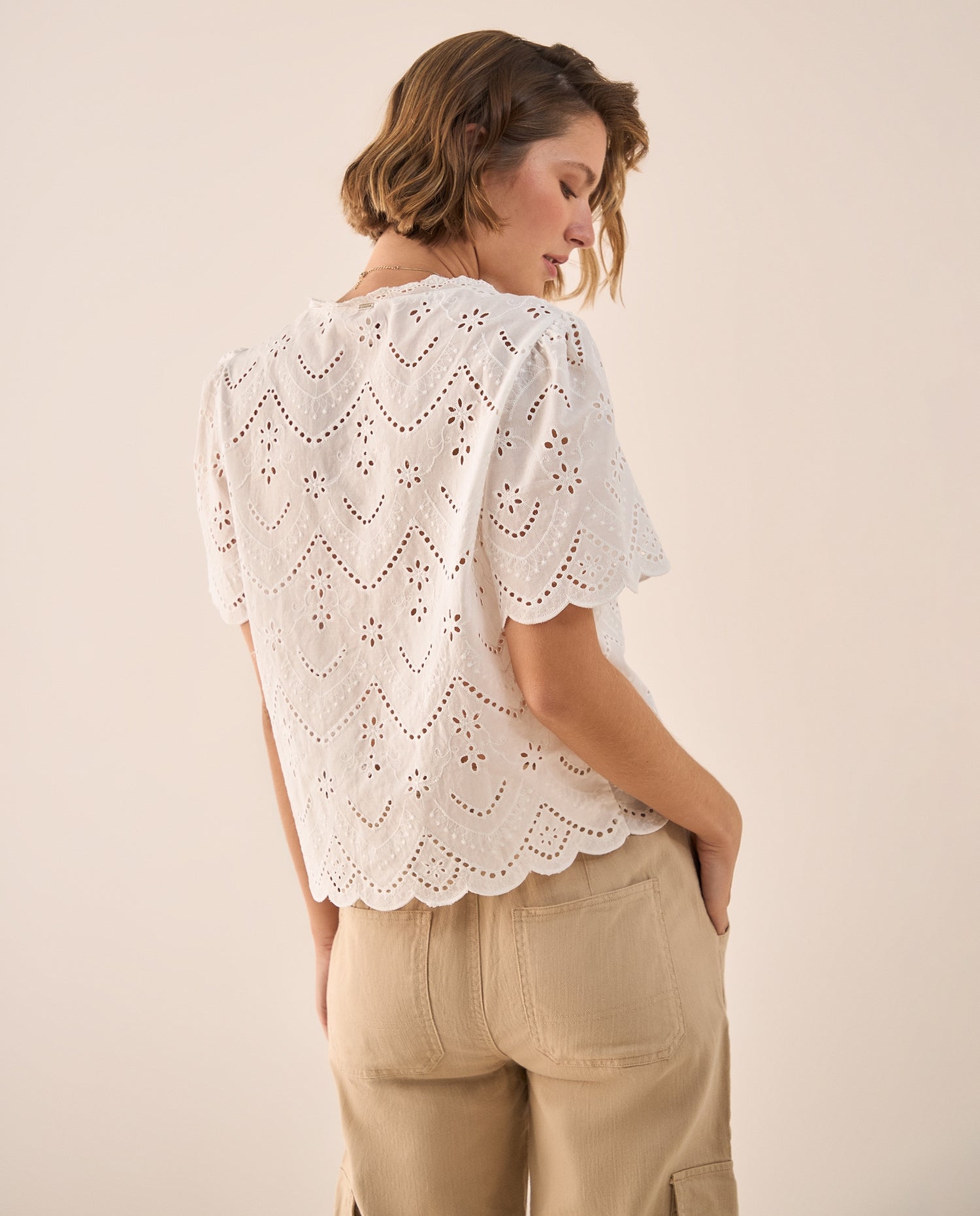 Camisa Bordada con Calados Geométricos - Blanco