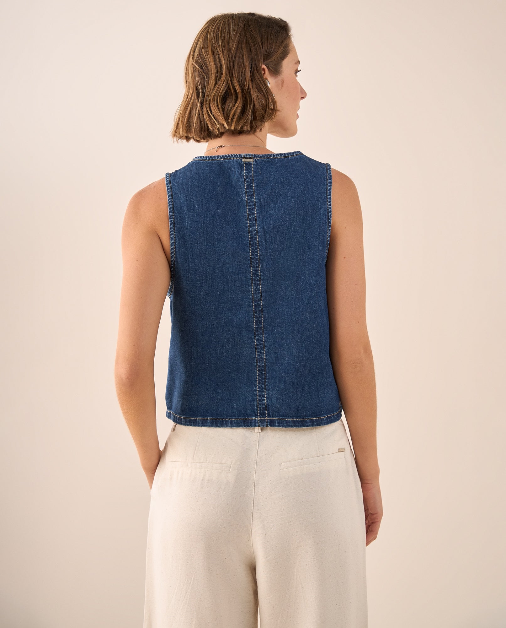 Chaleco Denim con Botones de Madera Natural - Azul 34_619G013_AZU174027_4