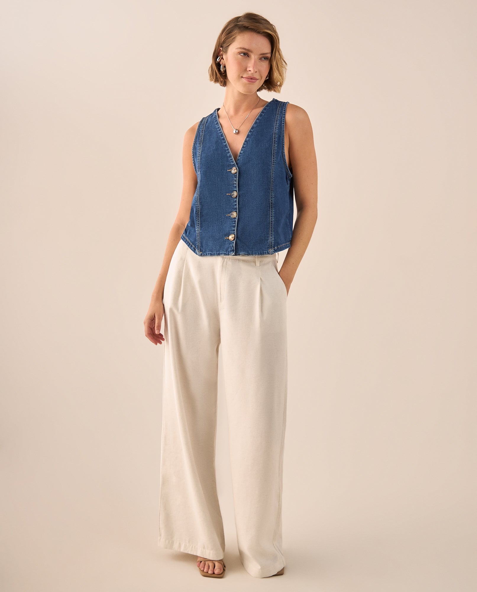 Chaleco Denim con Botones de Madera Natural - Azul 34_619G013_AZU174027_5