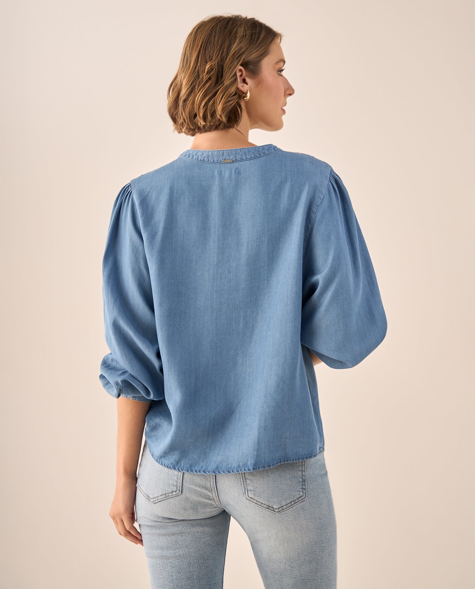 Camisa Azul con Bordados Florales - Azul 34_619G016_AZU174027_4