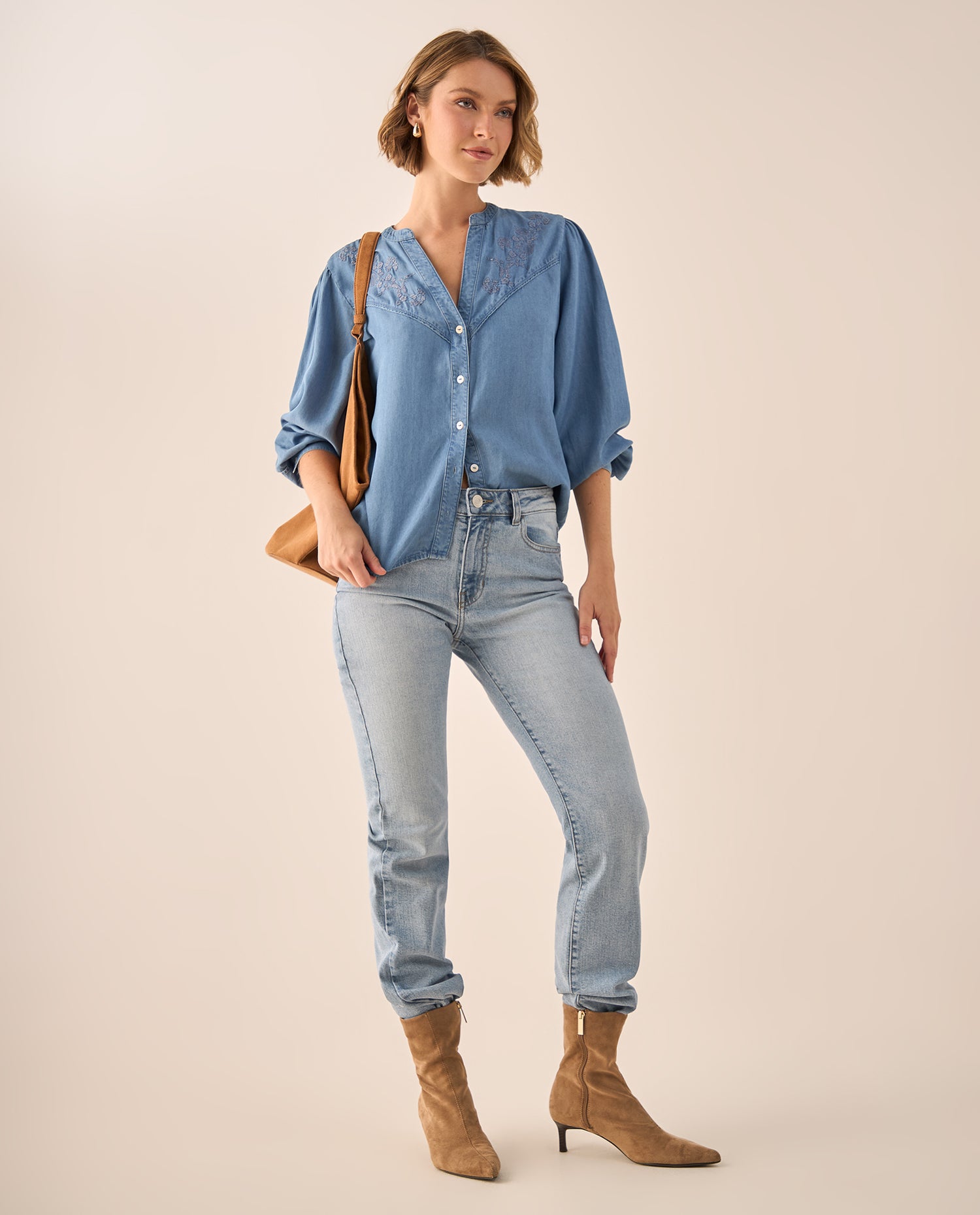 Camisa Azul con Bordados Florales - Azul